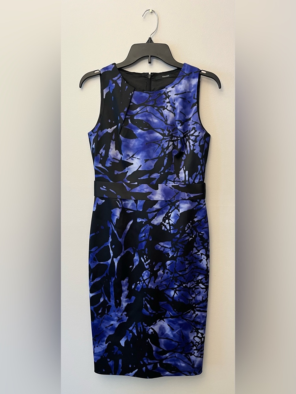 Tahari Blue Black Watercolor Sleeveless Dress Size Small